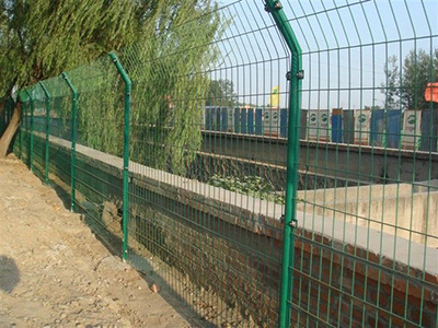 双边丝护栏